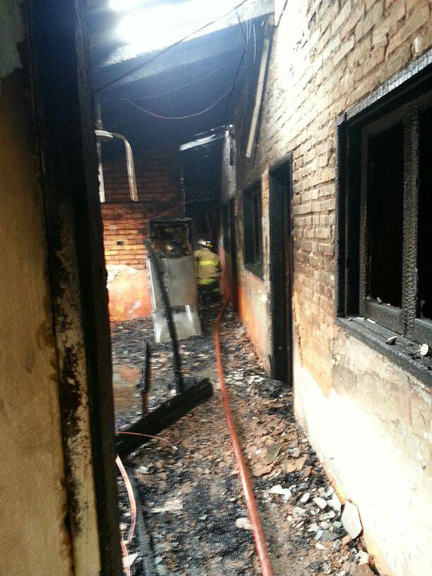 Realizan feria de comidas para víctimas de incendio