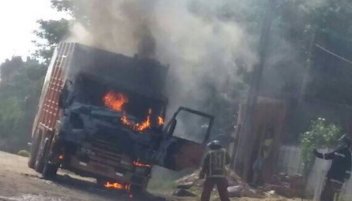 SE INCENDIÓ CAMIÓN  DE LA RECOLECTORA ECOLÓGICA DE VILLARRICA