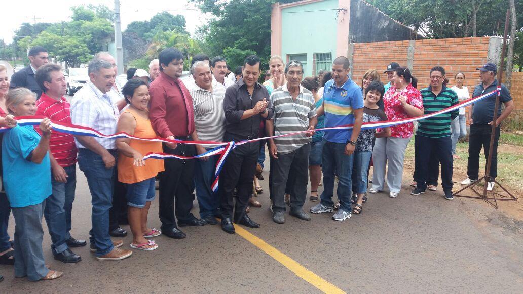 Inauguran 16 cuadras de recapado asfáltico en el Barrio Estación de Villarrica