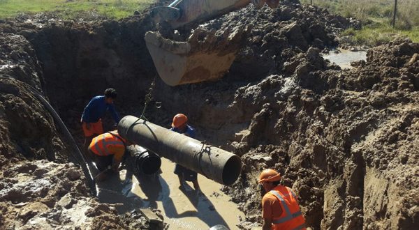 Nueva rotura de aductora dejo sin agua ayer a Villarrica