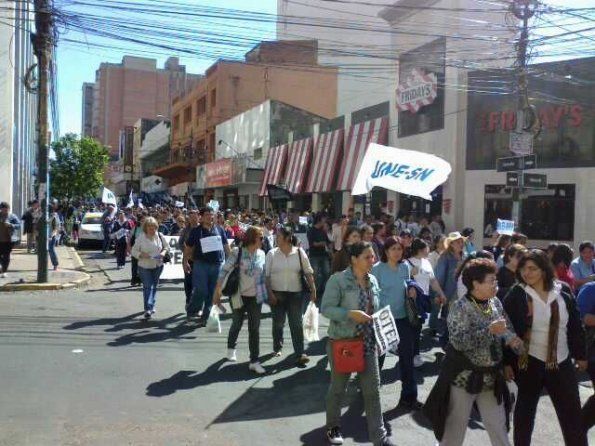 Aprueban reajuste salarial para docentes