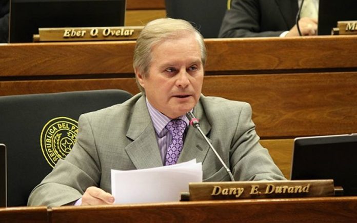 Diputado advierte peligro de violar la Constitución