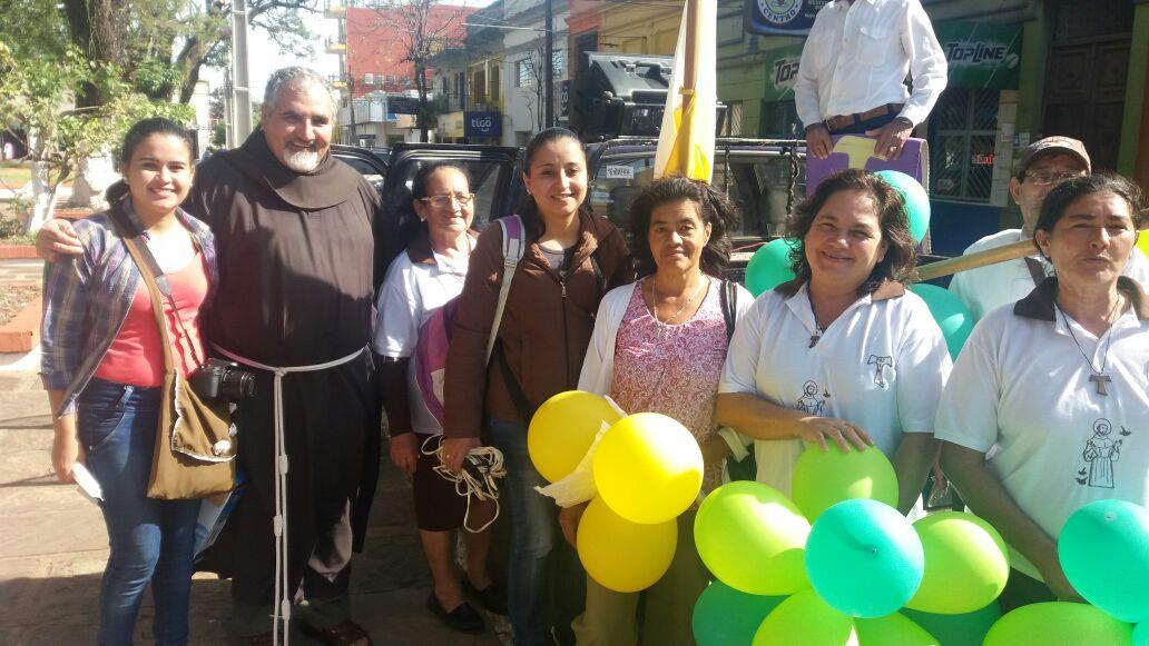 Peregrinación Franciscana llegó hasta la Plaza de los Héroes en Villarrica