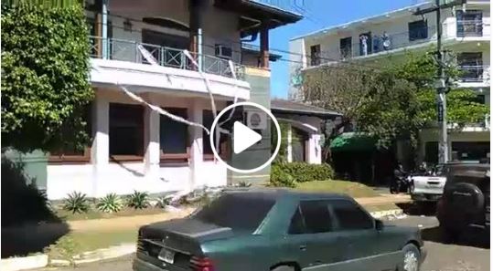 Escrache frente a vivienda del Senador Gustavo Alfonso
