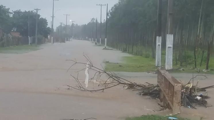 Arroyo tava vuelve a desbordarse por basuras