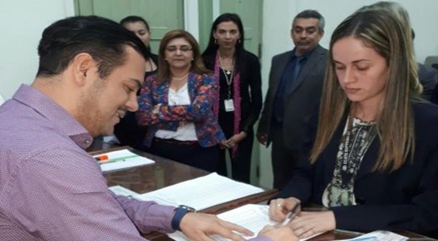 Retienen sueldo de Rodolfo Friedmann