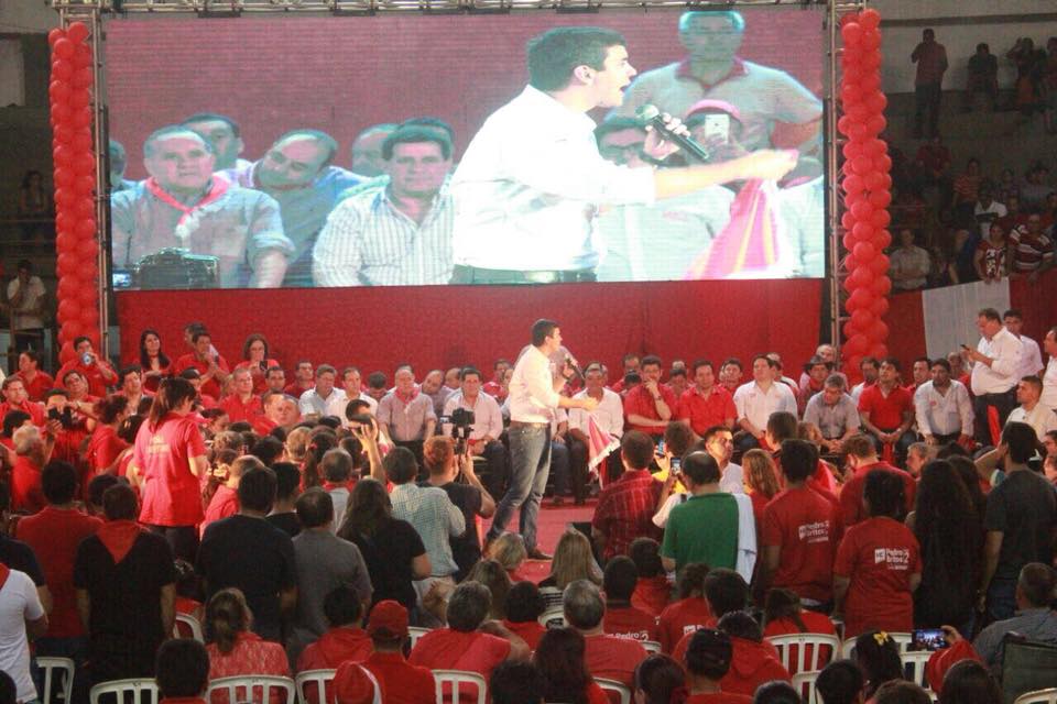 Honor Colorado realizó multitudinario cierre de campaña en Villarrica