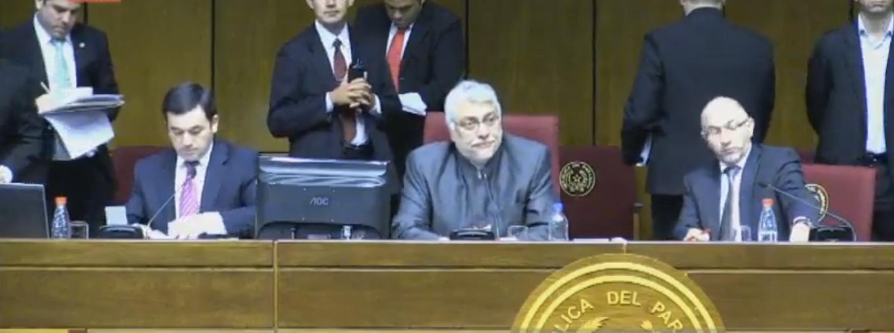 Senadores rechazan veto de Cartes al presupuesto 2018