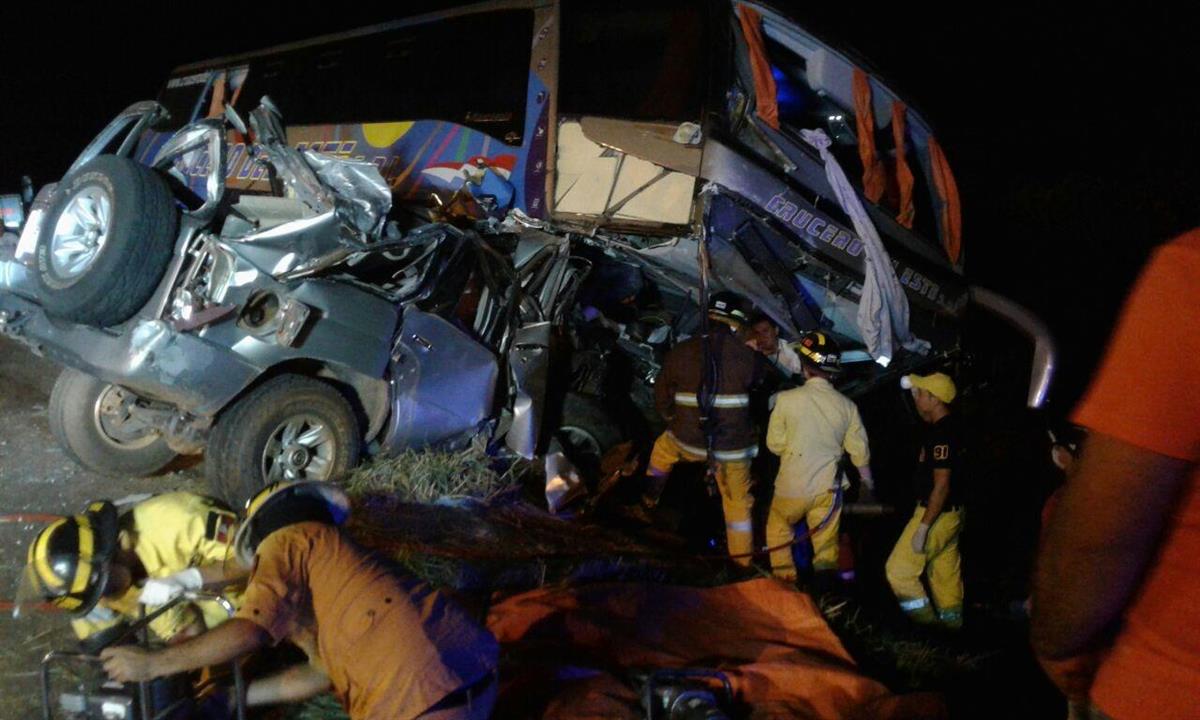 Imágenes muestran violencia del choque en Coronel Oviedo