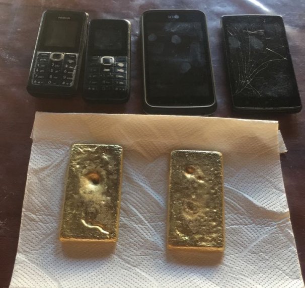 Detienen a integrantes de una banda que pretendían comercializar oro en Coronel Oviedo
