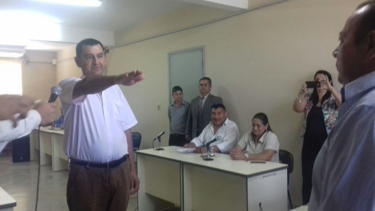 Maximino Aguirre jura como concejal departamental