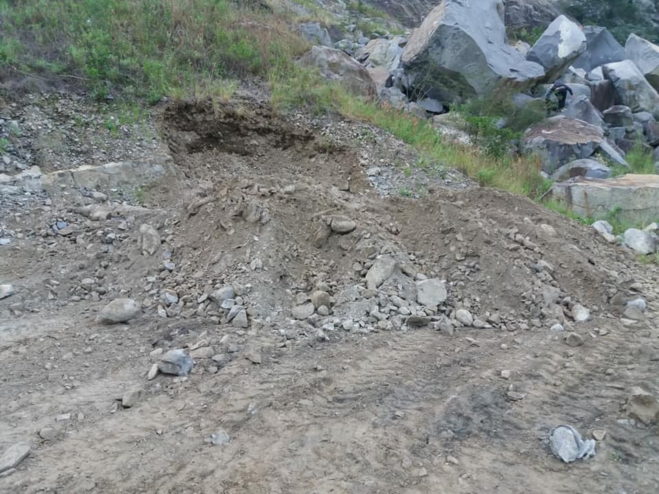 Extracción de piedras en cerro Acahay es de manera manual según intendente.