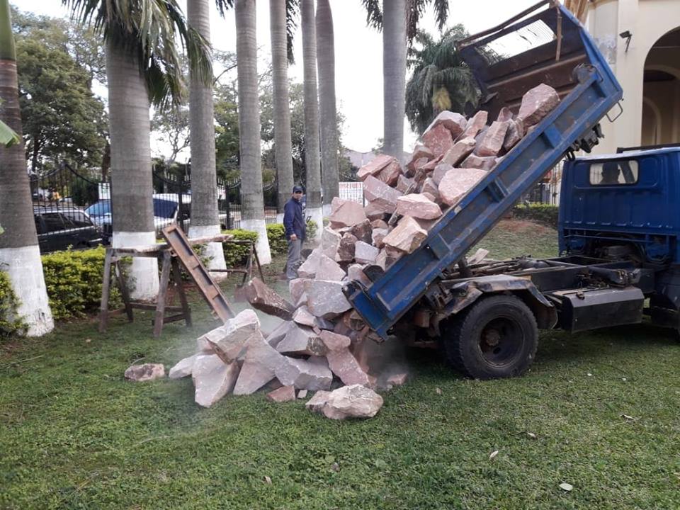 Municipalidad construye jardín y mural de Chiquitunga