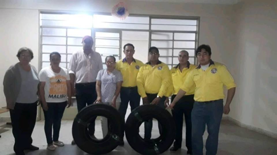 Donan cubiertas para ambulancia del hospital de La Colmena