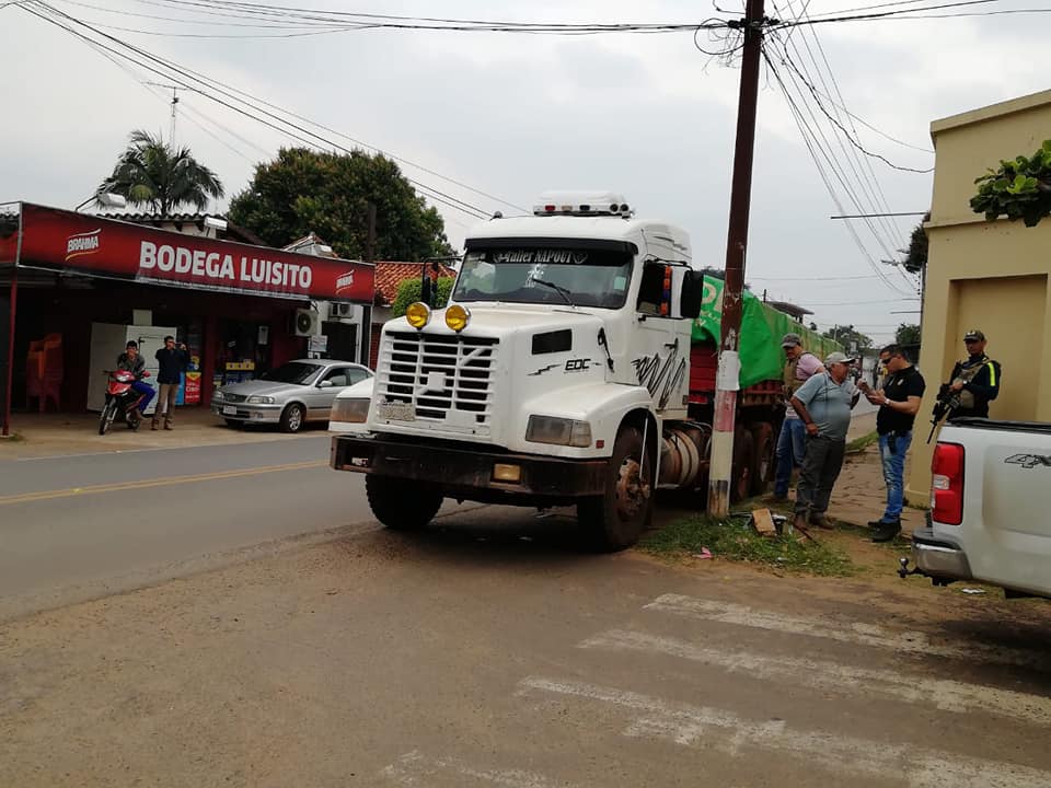 Cae camión con droga en Mbocayaty