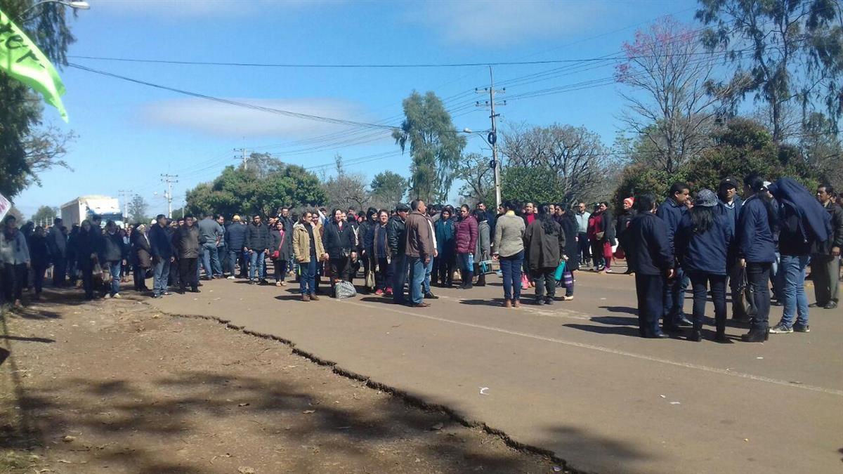 Manifestación de funcionarios en Villarrica