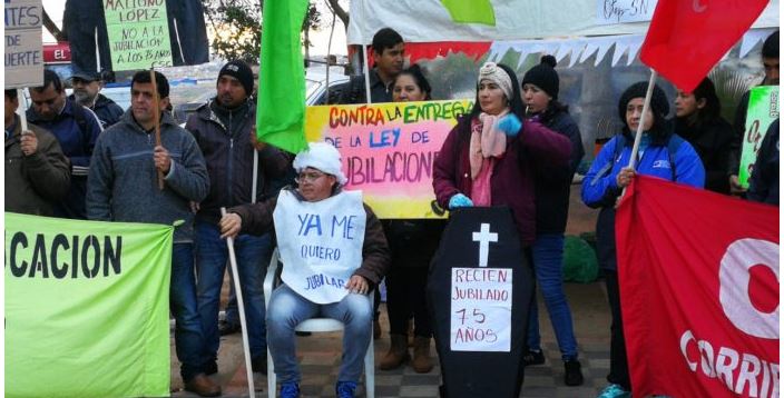 Grupos de trabajadores se manifiestan en Asunción