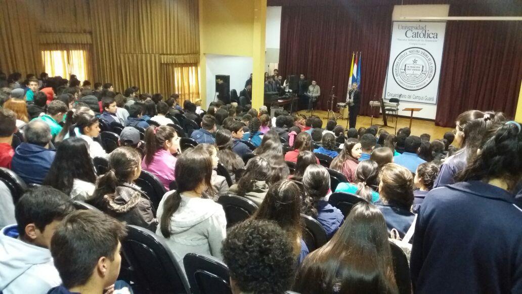 Universidad Católica realiza Expo Carreras