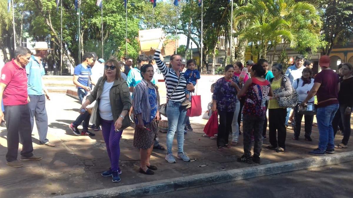 Vuelven a manifestarse por supuesta ocupación de campo comunal en Villarrica