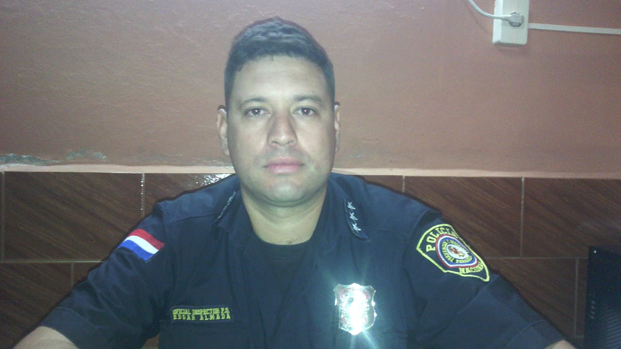 Roban motocicleta frente a la iglesia Ybaroty