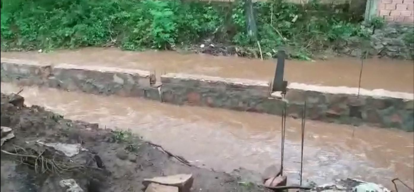Vecinos denuncian que construción de puente provocará inundaciones