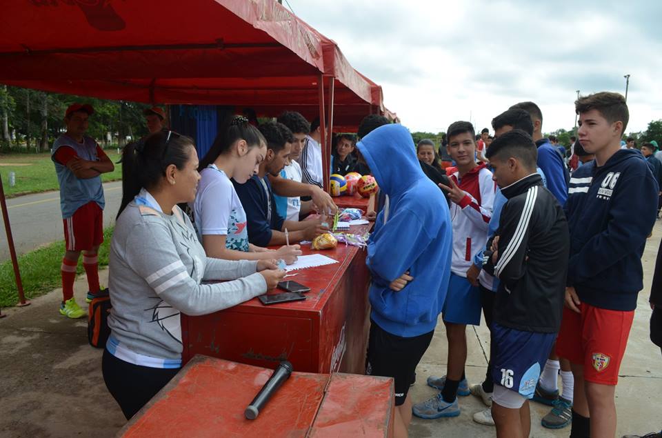 EXITOSA “CORRECAMINATA” EN VILLARRICA. PARTICIPARON MÁS DE 200 INSCRIPTOS