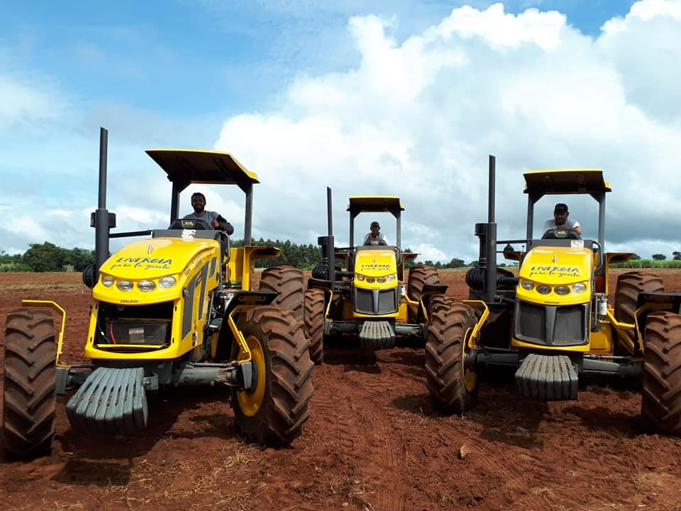 GOBERNACIÓN DEL GUAIRÁ BRINDA APOYO A LOS AGRICULTORES EN LA PREPARACIÓN DE SUELO PARA EL CULTIVO DE CHIA