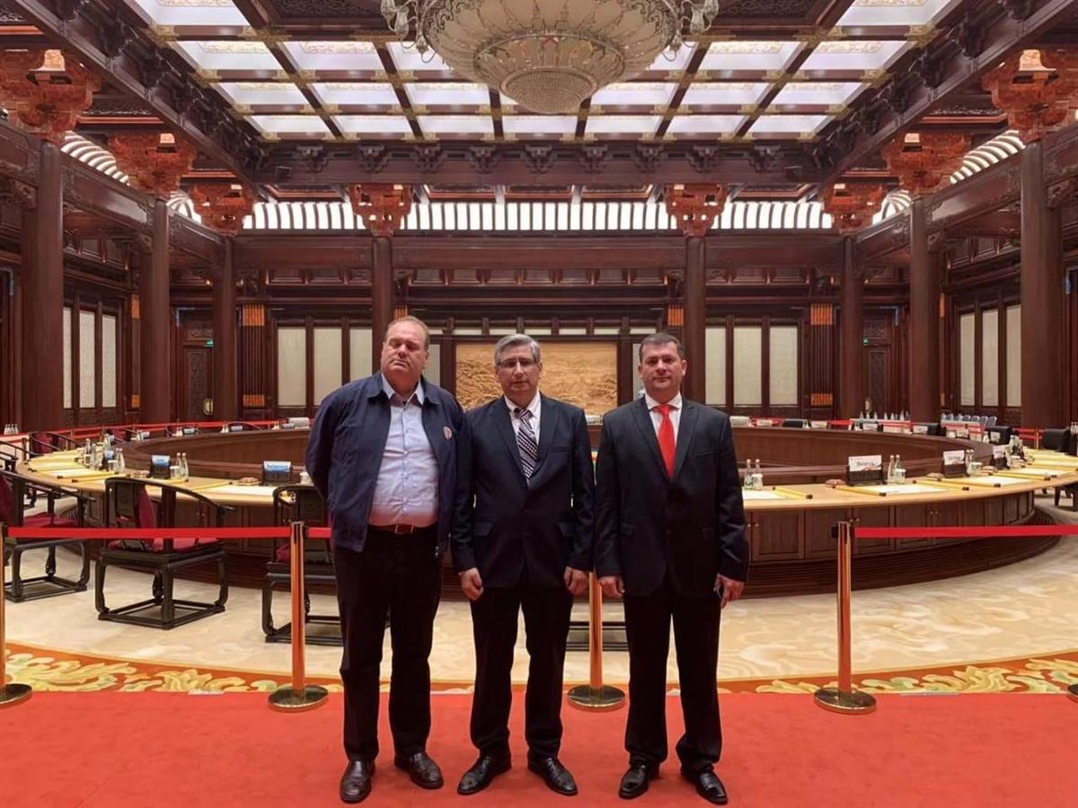 GOBERNADOR DEL GUAIRÁ SE REUNIÓ CON INVERSIONISTAS CHINOS EN PEKIN