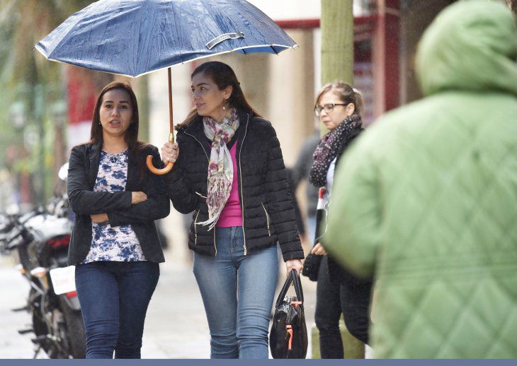 Martes con descenso de temperatura y lluvias, según Meteorología.