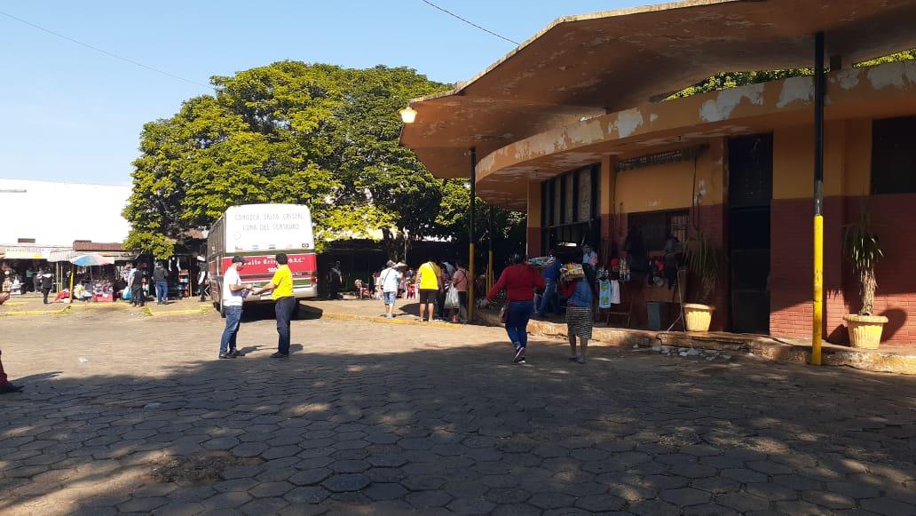 Toman medidas más estrictas en la terminal de ómnibus.