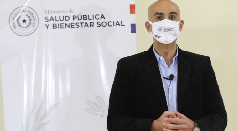 ¿Cambio de capitán?: La gente muere por otras enfermedades y Salud tiene US$ 510 millones sin usar