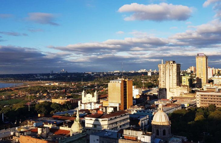 Meteorología anuncia un jueves fresco con cielo parcialmente nublado