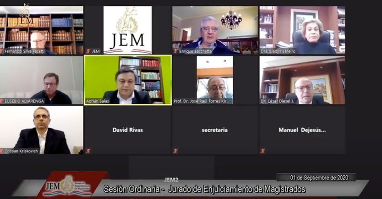 Sesión virtual del JEM debido al covid.