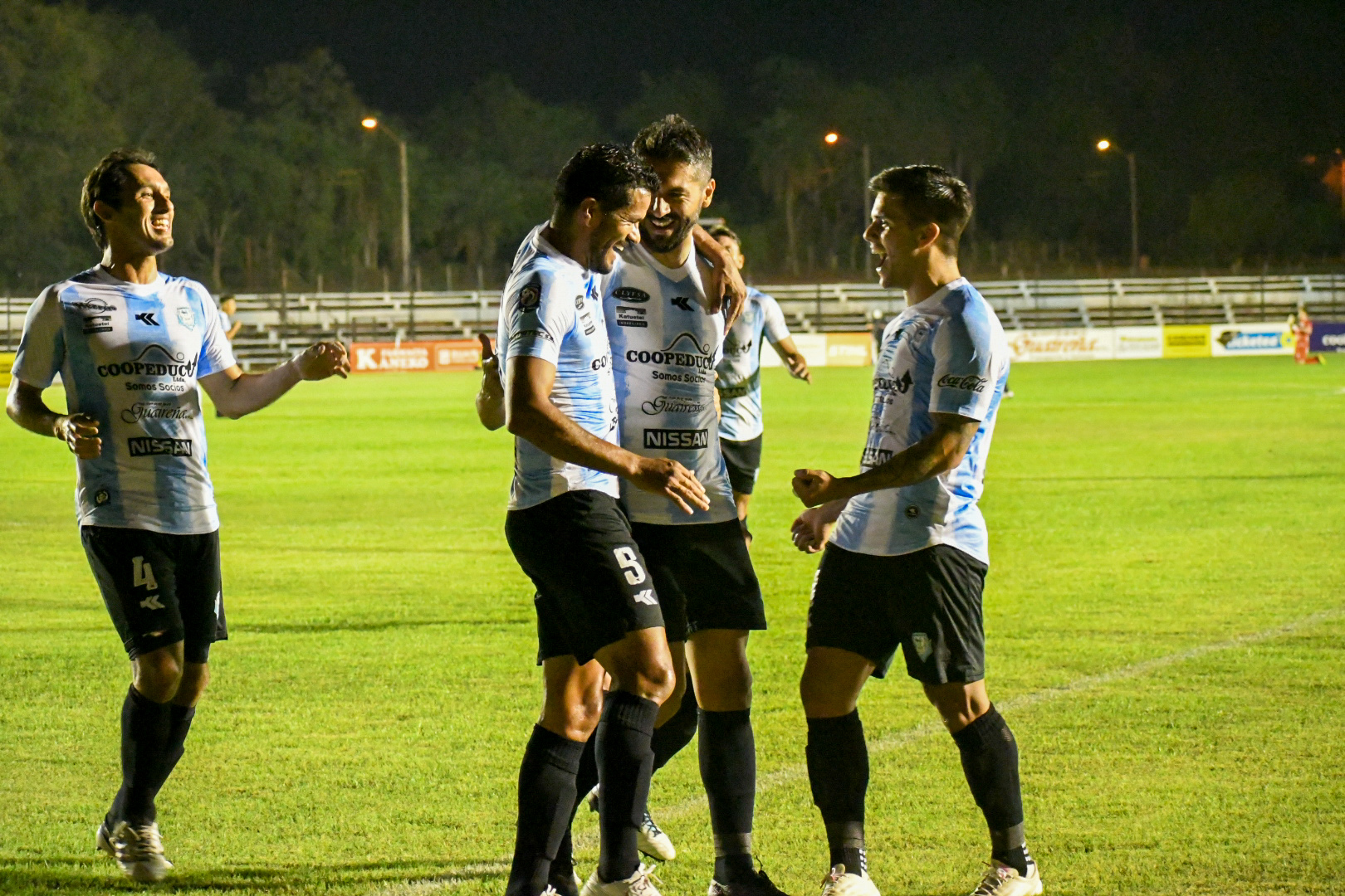 Guaireña no pudo sostener la victoria y empata de local ante el 12.