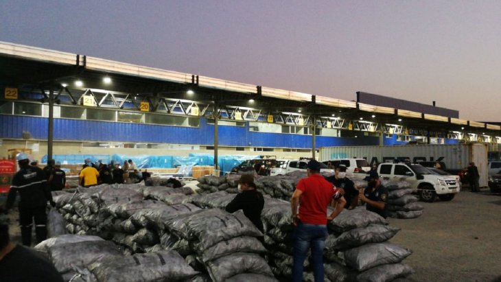 Carga de cocaína incautada podría llegar a los 3.500 kilos, según Interior