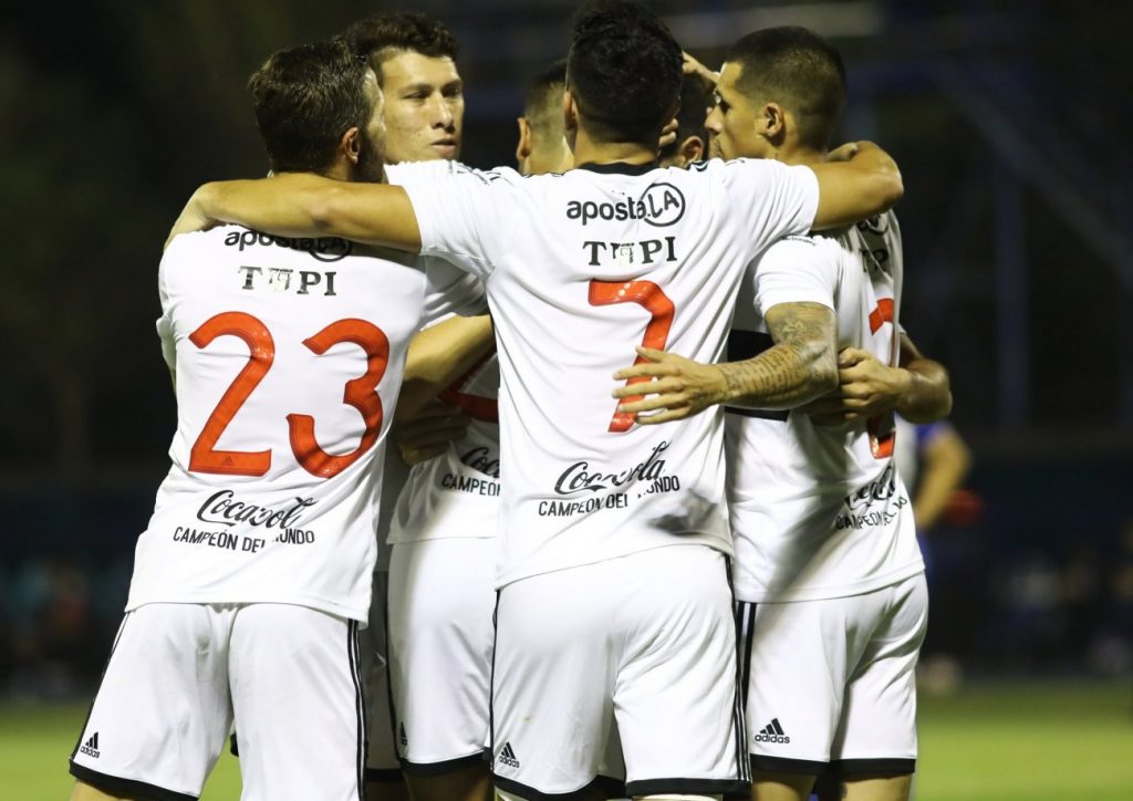 Olimpia anuncia la contratación de un lateral izquierdo.