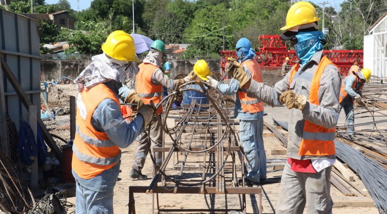 Pararán obras emblemáticas por falta de pago: “50.000 obreros irán a la calle desde noviembre”