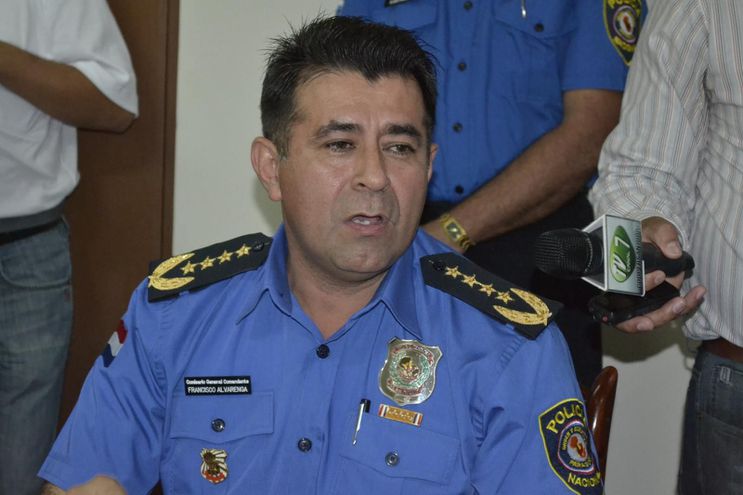 Decretan prisión para excomandante de la Policía y su esposa.