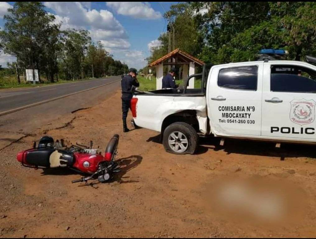 Guairá: Policías atropellaron a motociclista, no lo auxiliaron y quedó en grave estado.