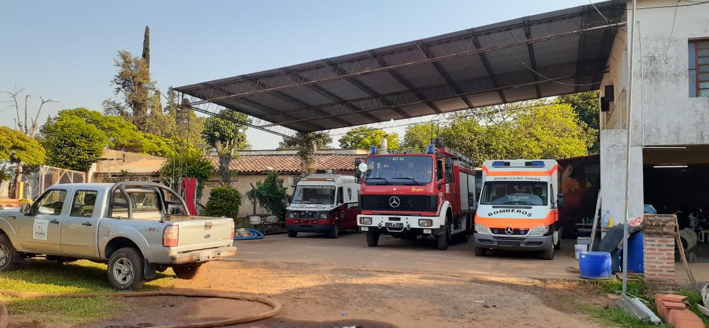 Bomberos Negros de Villarrica tuvieron 7 servicios en la semana.