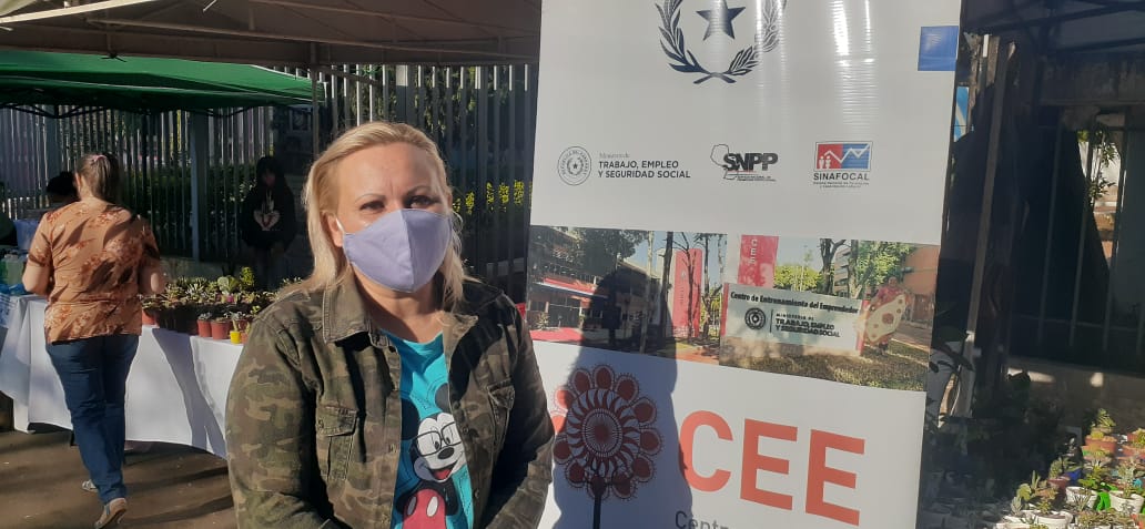 Se lleva a cabo la Feria de Emprendedores en las inmediaciones de la Gobernación del Guairá.