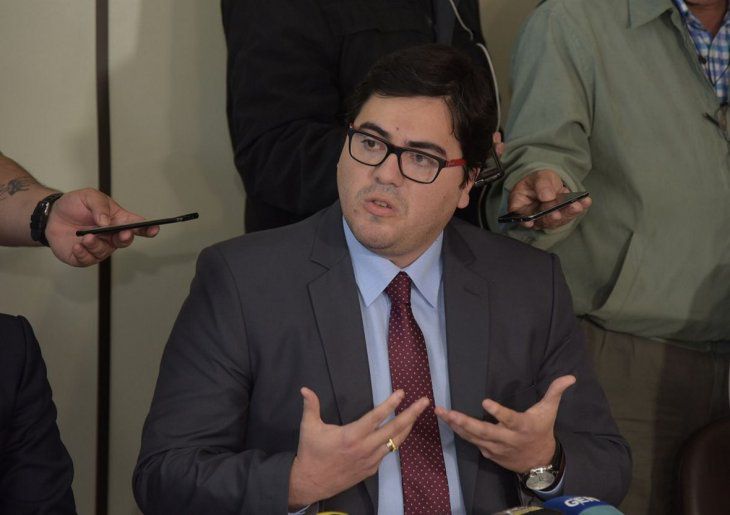Viceministro de Transporte renuncia en medio de reguladas y presión por suba del pasaje.