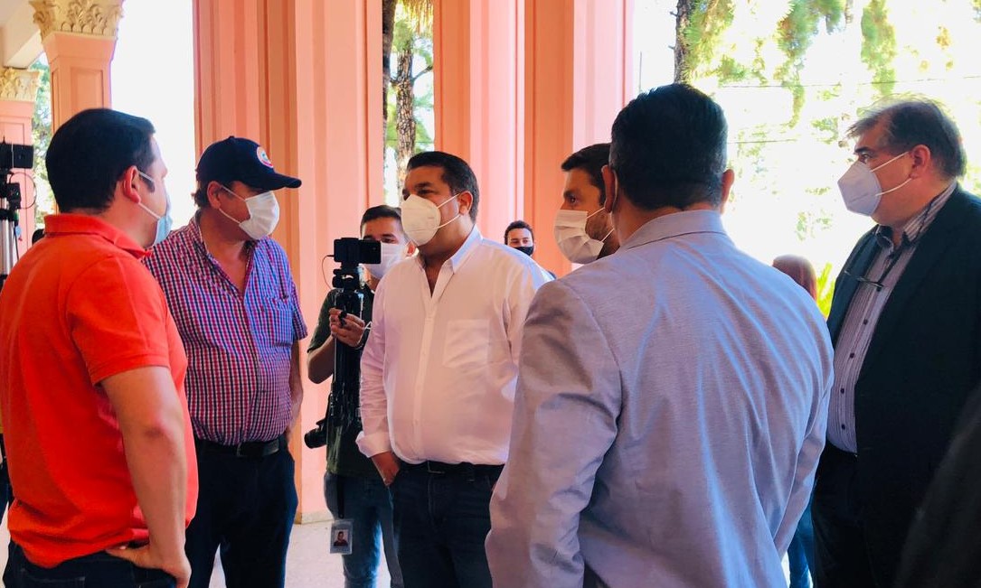 Distribuidora La Policlínica hizo entrega de una donación a la Municipalidad de Villarica