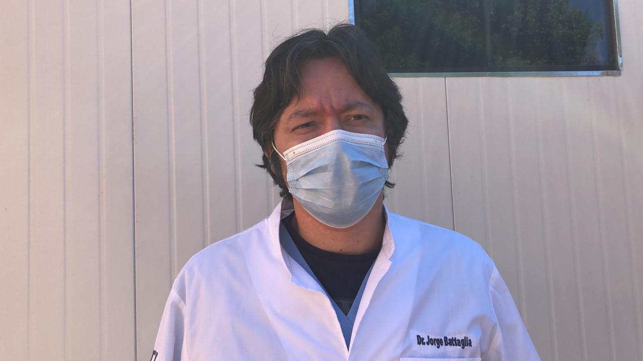 Jefe de UTI del Hospital Regional dijo que orden judicial complica los trabajos de los médicos.