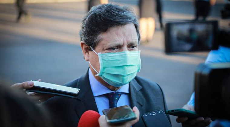 Euclides Acevedo asegura que las 100.000 vacunas de la India llegarán la otra semana.