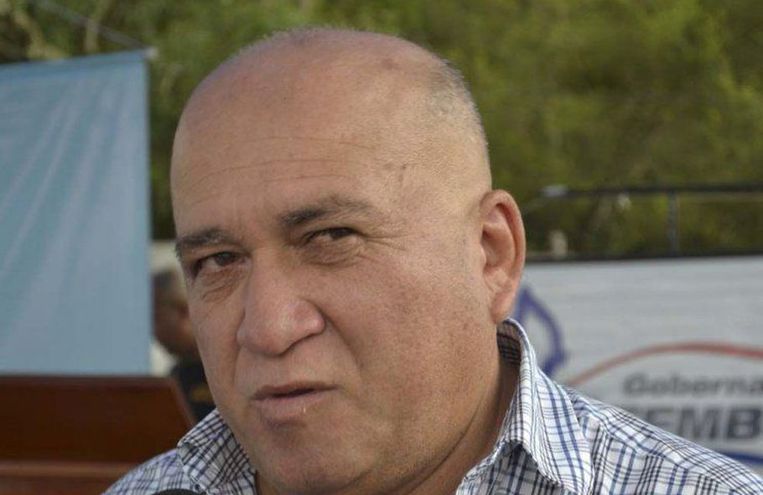 Vacunan a exintendente imputado y con arresto domiciliario.
