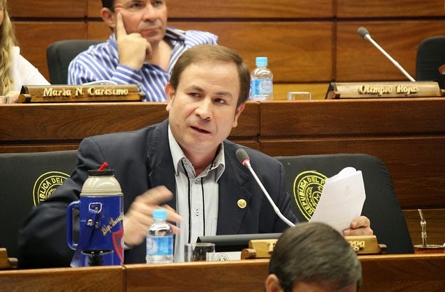 Diputado Eusebio Alvarenga ya recibió su alta médica tras recuperarse del covid-19.