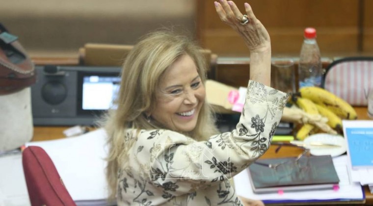 Mirta Gusinky presenta su renuncia indeclinable por el «grado de estrés y exigencia»
