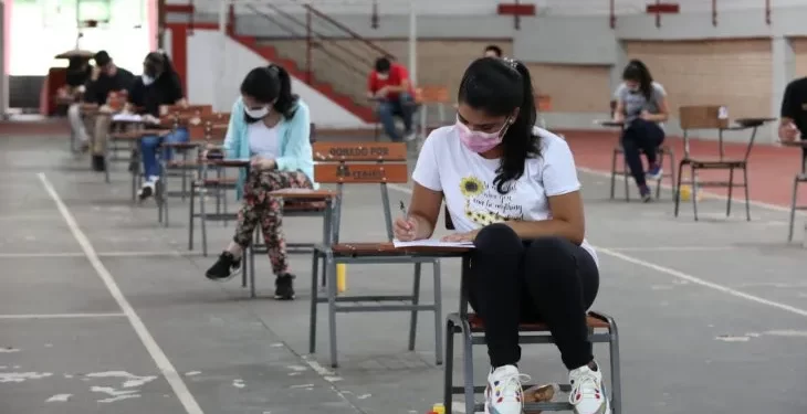 55% de becarios de Becal provienen de colegios públicos.