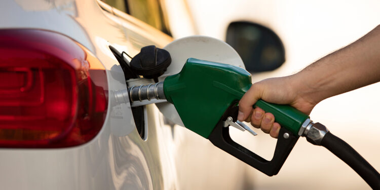 Se prorroga la reducción del Impuesto Selectivo al Consumo para combustibles hasta el 30 de junio.